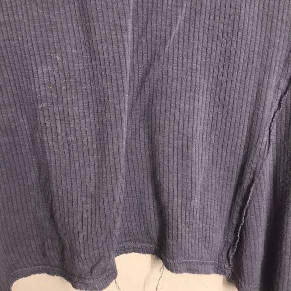 Cold shoulder long sleeve 🦋 - Picture 5 of 5